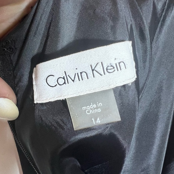 CALVIN KLEIN Crepe Halter Gown, NWT, Size 14 - Picture 9 of 9